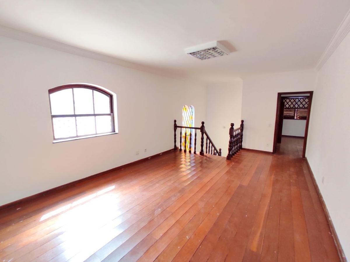 Casa Comercial, São José, 6 Quartos, 4 Vagas, 2 Suítes