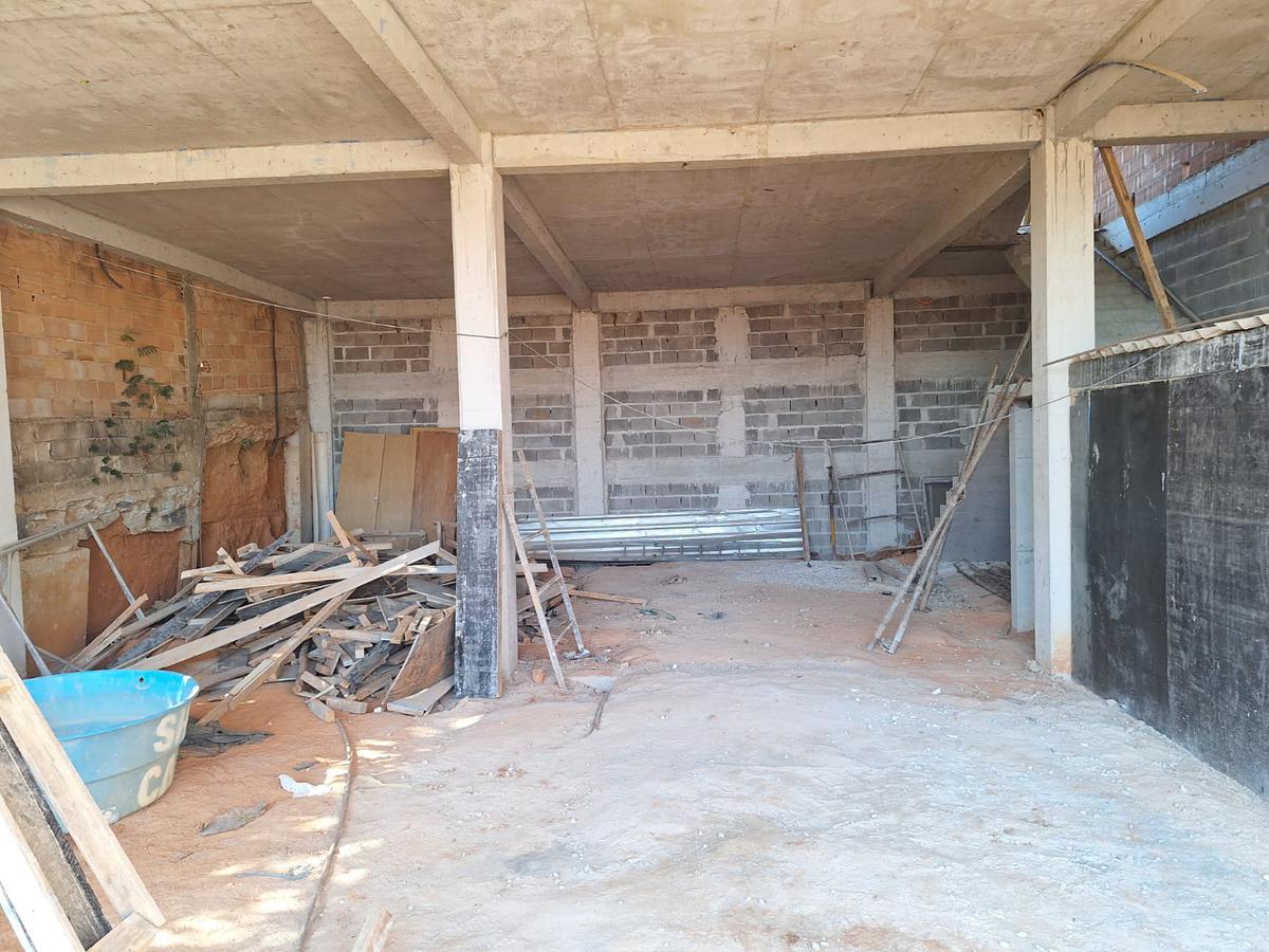 Galpão, Floresta Encantada, 0 Quarto, 20 Vagas