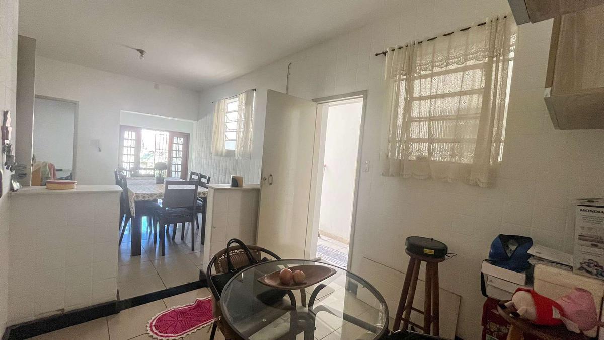 Casa, Nova Granada, 3 Quartos, 2 Vagas, 1 Suíte