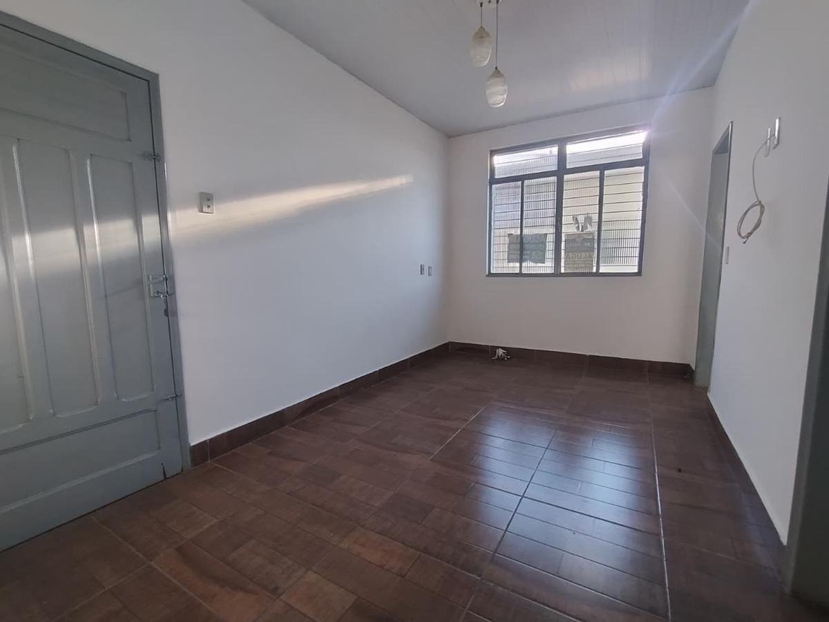 Casa, Centro, 4 Quartos, 0 Vaga