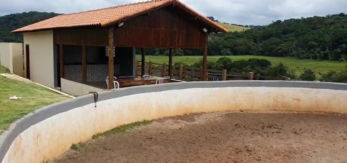 Fazenda, Centro, 4 Quartos, 2 Vagas, 1 Suíte