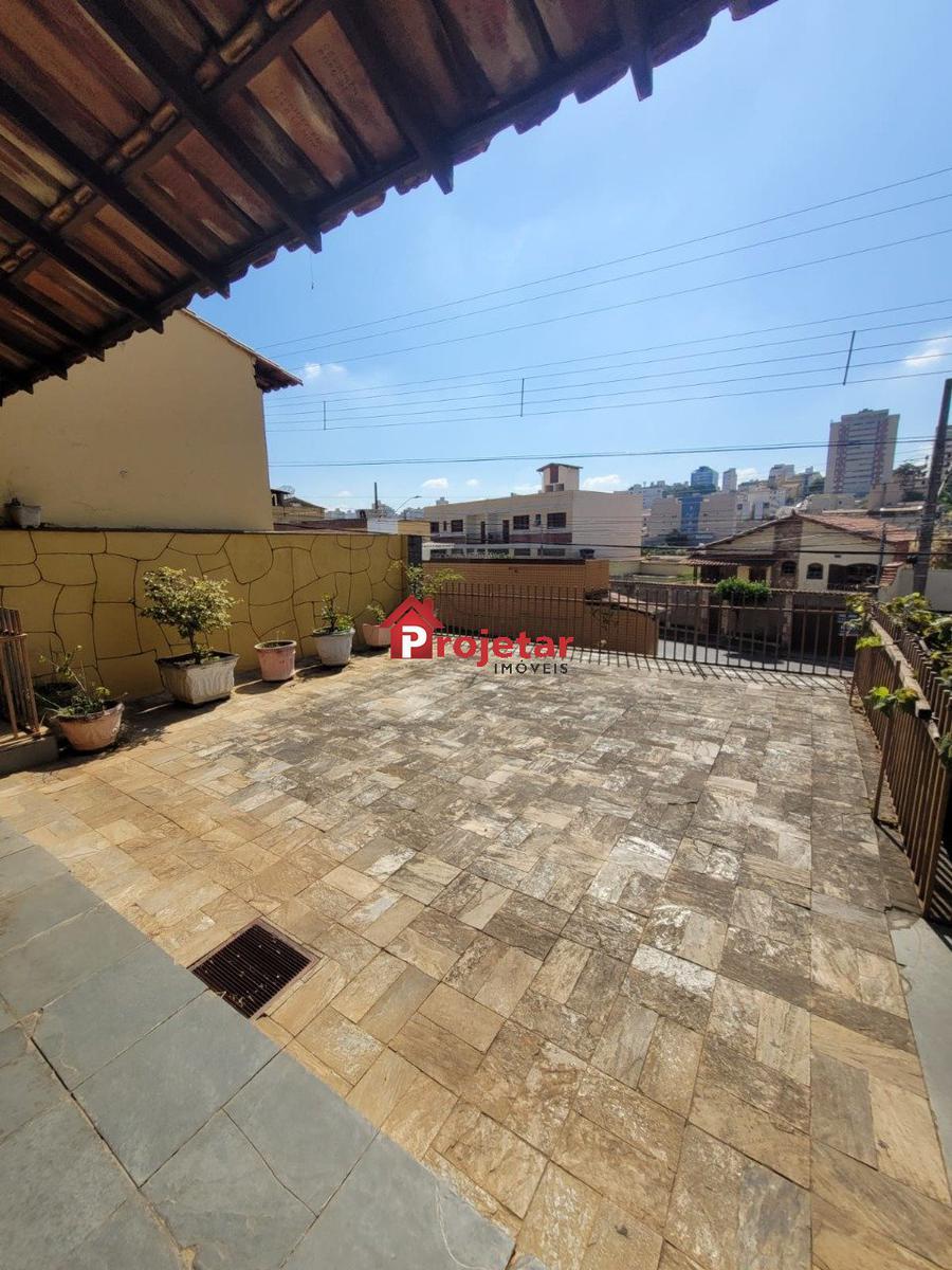 Casa, Sagrada Família, 5 Quartos, 2 Vagas, 3 Suítes