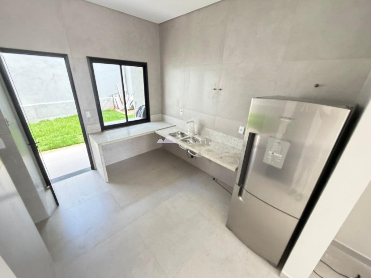 Casa, Trevo, 3 Quartos, 2 Vagas, 2 Suítes