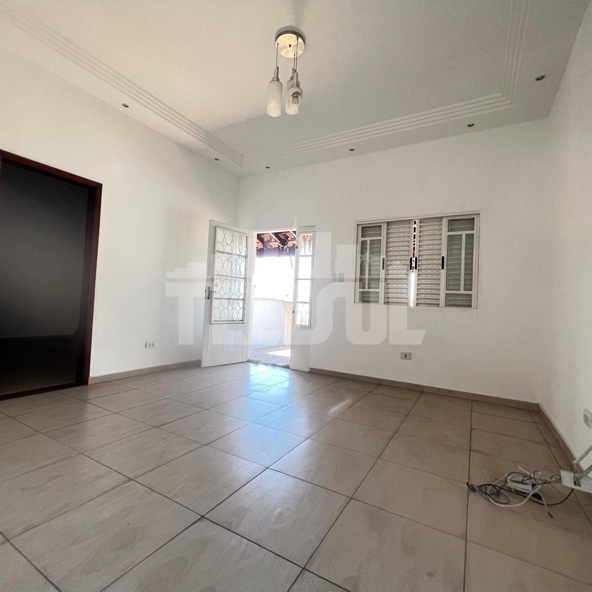 Casa, Parque Rinaldo, 2 Quartos, 2 Vagas, 1 Suíte