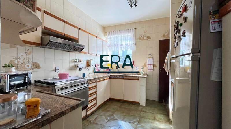 Casa, Luxemburgo, 5 Quartos, 4 Vagas, 2 Suítes