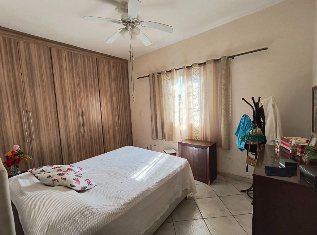 Casa, Nações Unidas, 4 Quartos, 2 Vagas, 1 Suíte