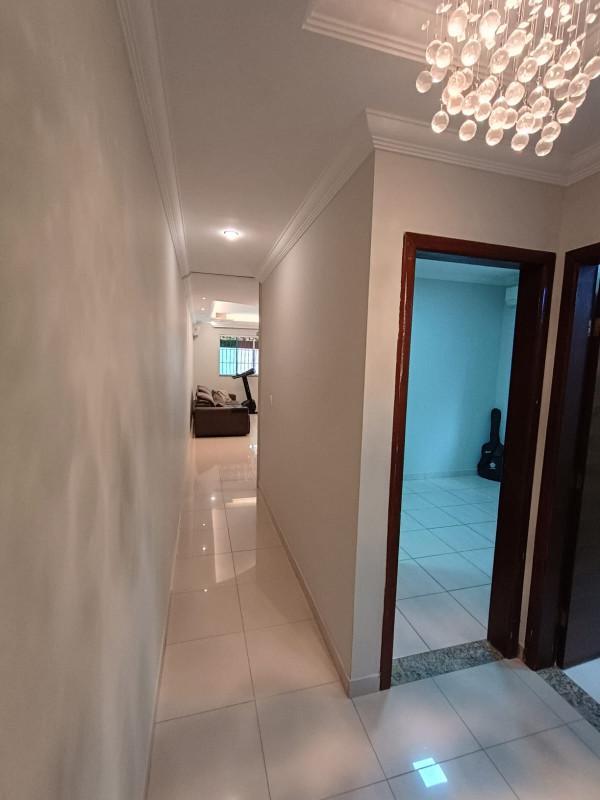 Casa, Cabral, 3 Quartos, 4 Vagas, 1 Suíte