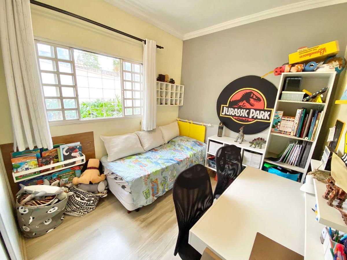 Casa, Trevo, 3 Quartos, 4 Vagas, 1 Suíte