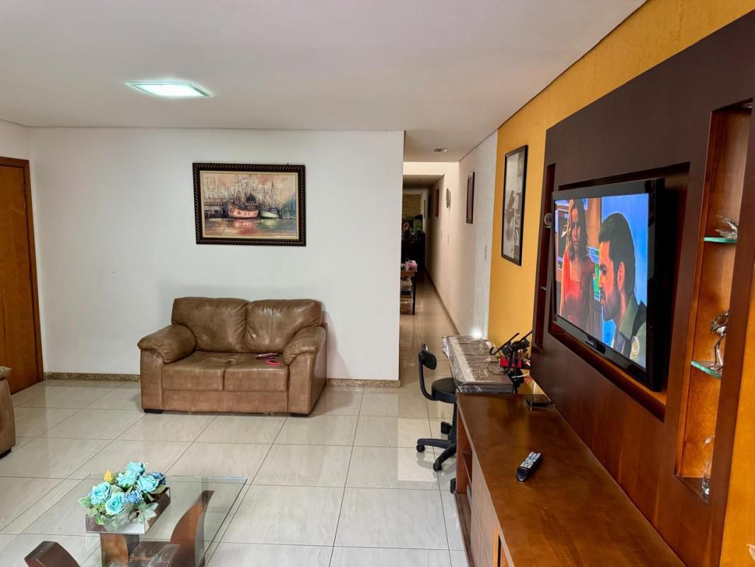 Casa, Ana Lúcia, 3 Quartos, 2 Vagas, 1 Suíte