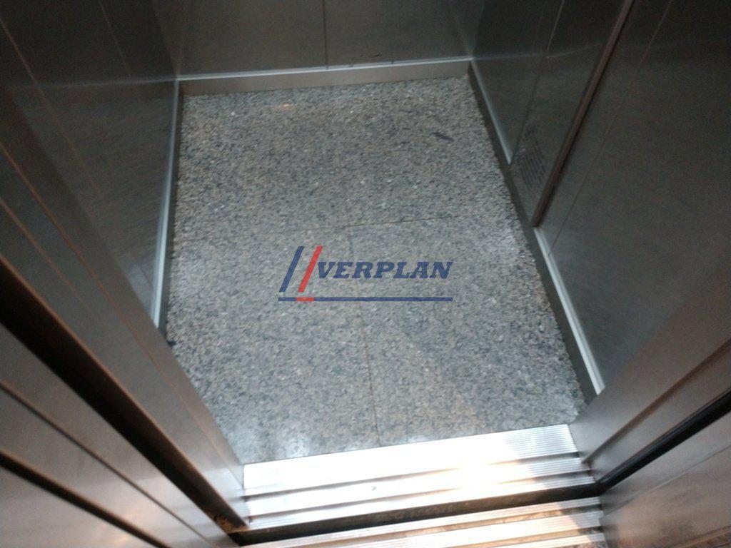 Prédio, Funcionários, 3 Vagas