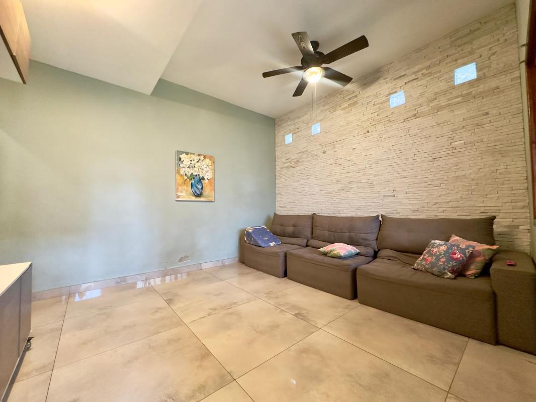 Casa, Novo Glória, 3 Quartos, 3 Vagas, 1 Suíte