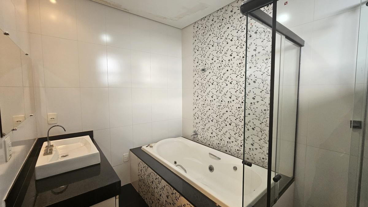 Casa, Nova Floresta, 5 Quartos, 4 Vagas, 2 Suítes