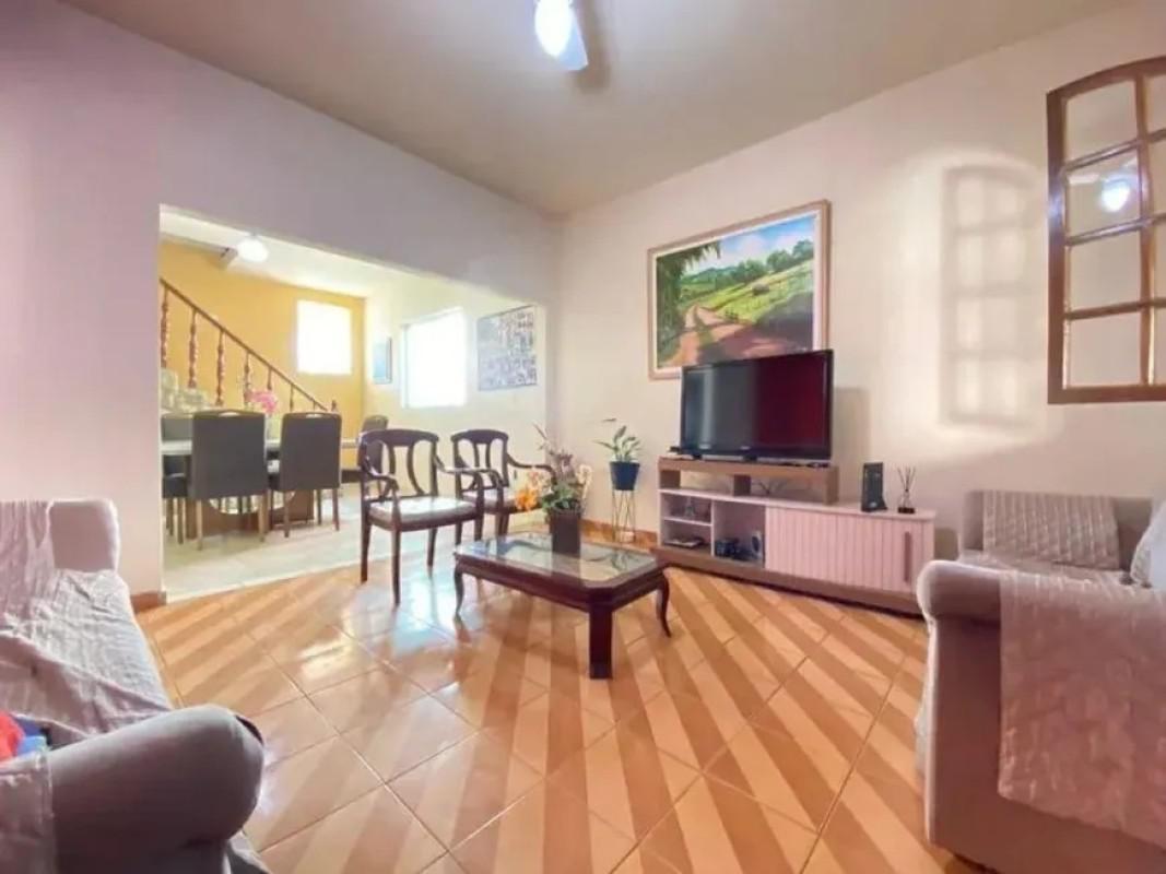 Casa, Candelária, 4 Quartos, 3 Vagas