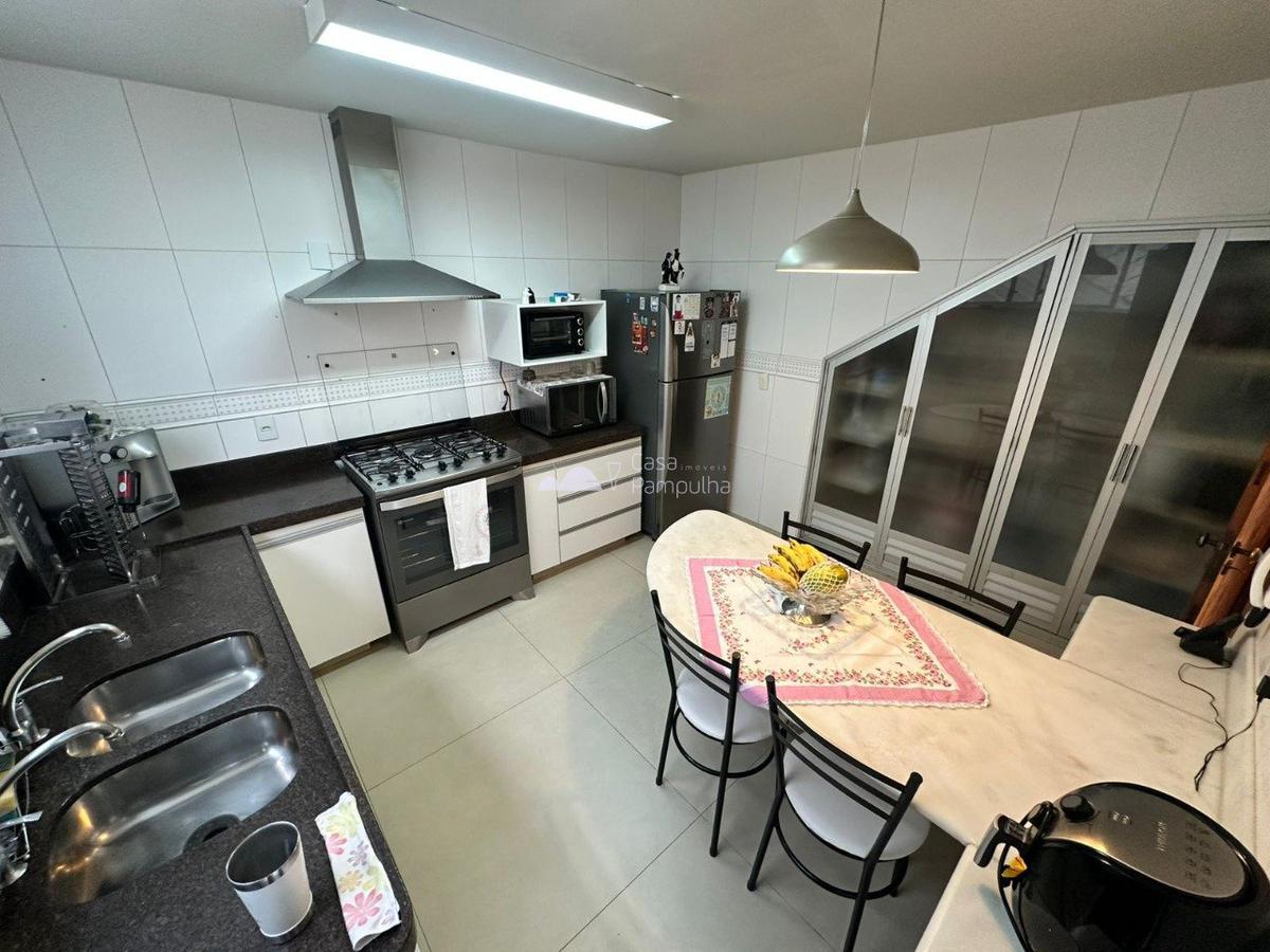 Casa, Planalto, 4 Quartos, 2 Vagas, 3 Suítes