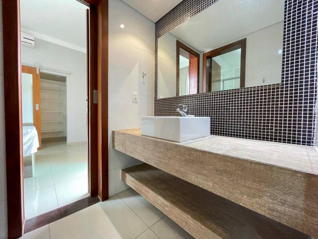 Casa, Trevo, 4 Quartos, 5 Vagas, 4 Suítes