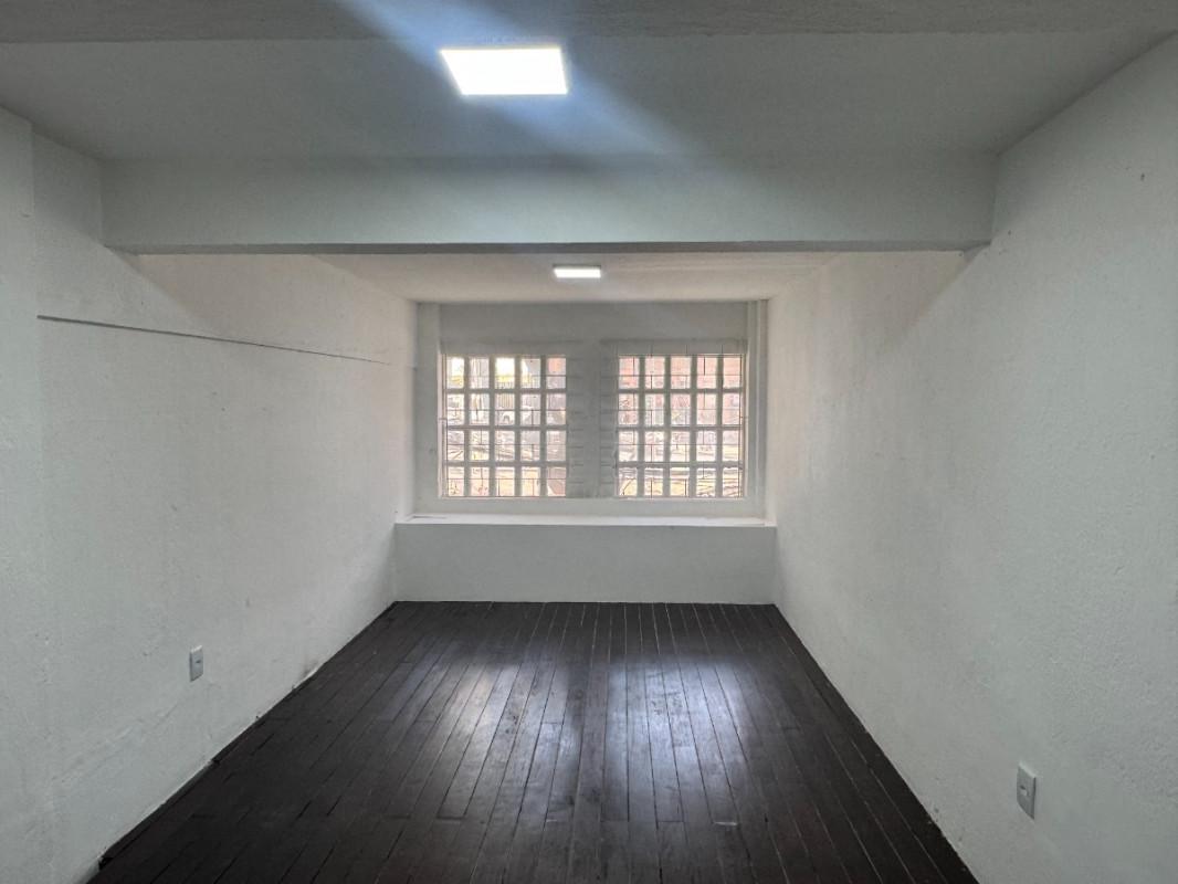 Andar, Centro, 0 Quarto, 0 Vaga