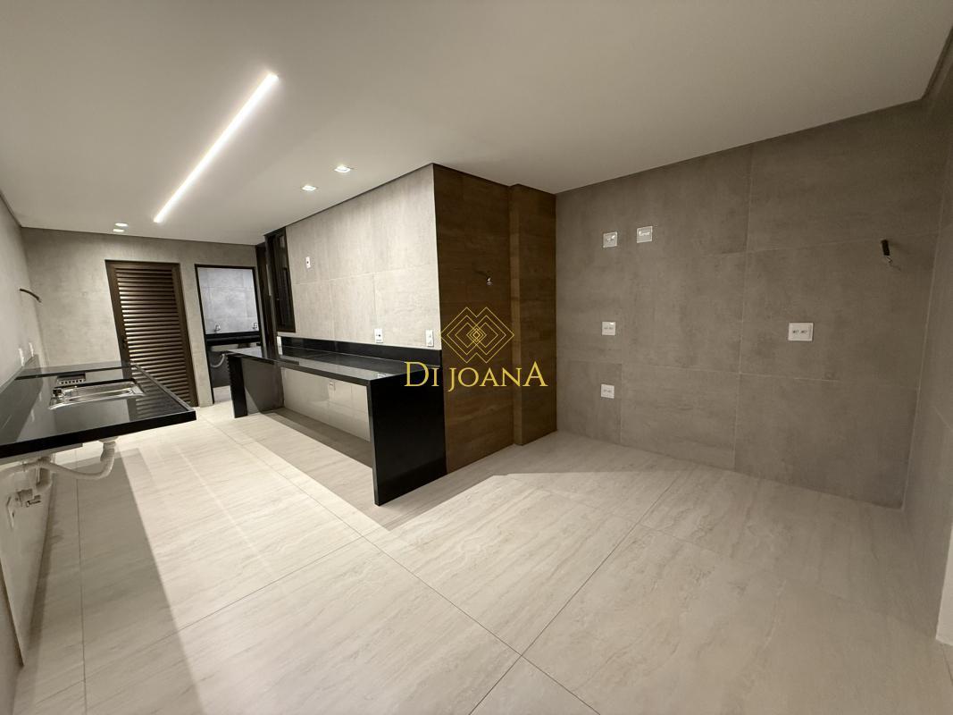 Apartamento, Centro, 4 Quartos, 3 Vagas, 4 Suítes