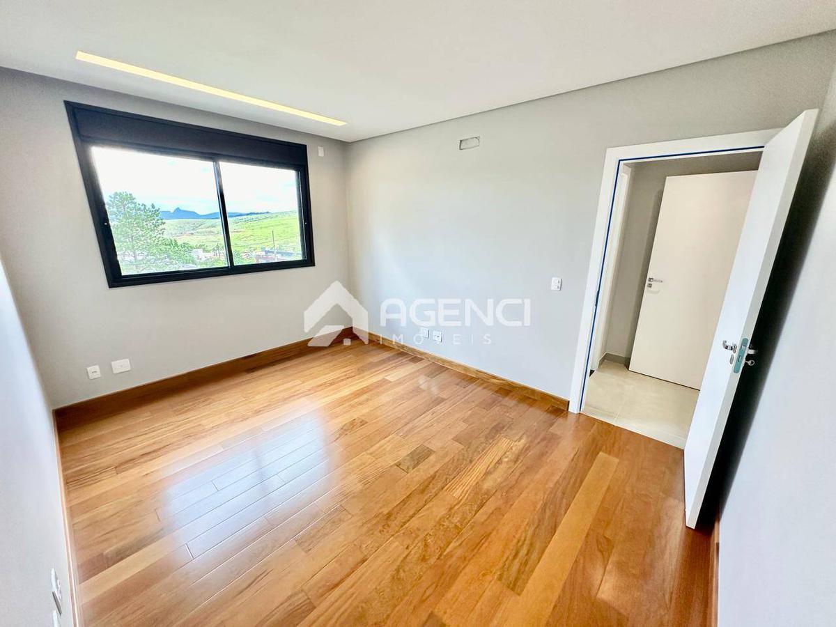 Casa em Condomínio, Alphaville - Lagoa dos Ingleses, 4 Quartos, 0 Vaga, 4 Suítes