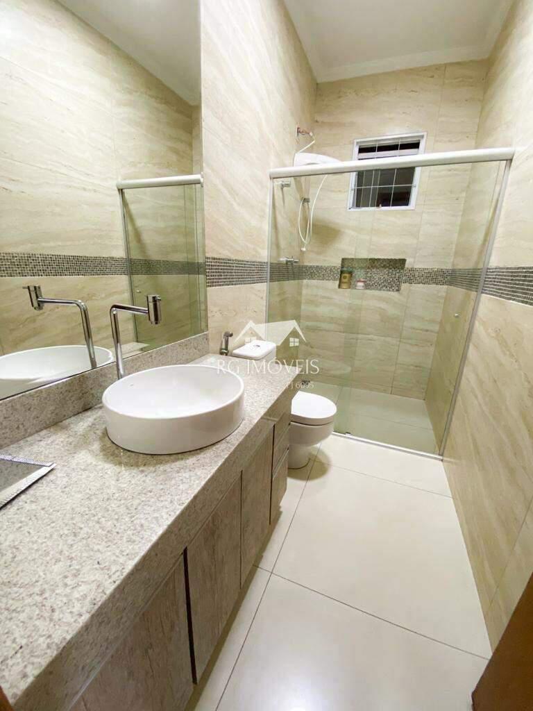 Casa, Milionários, 3 Quartos, 5 Vagas, 1 Suíte