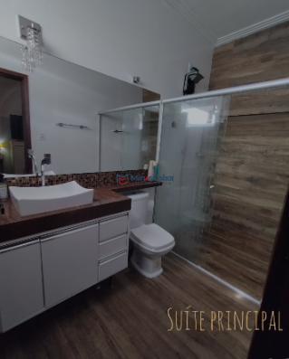 Casa, Funcionários, 5 Quartos, 5 Vagas, 2 Suítes