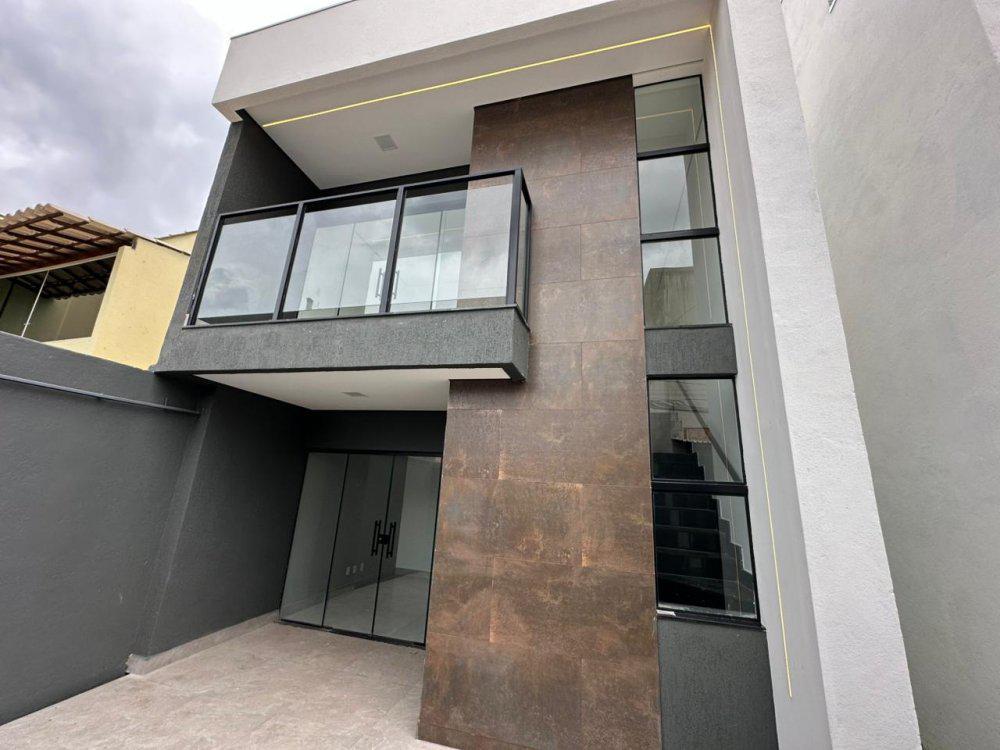 Casa, São Pedro, 3 Quartos, 2 Vagas, 1 Suíte
