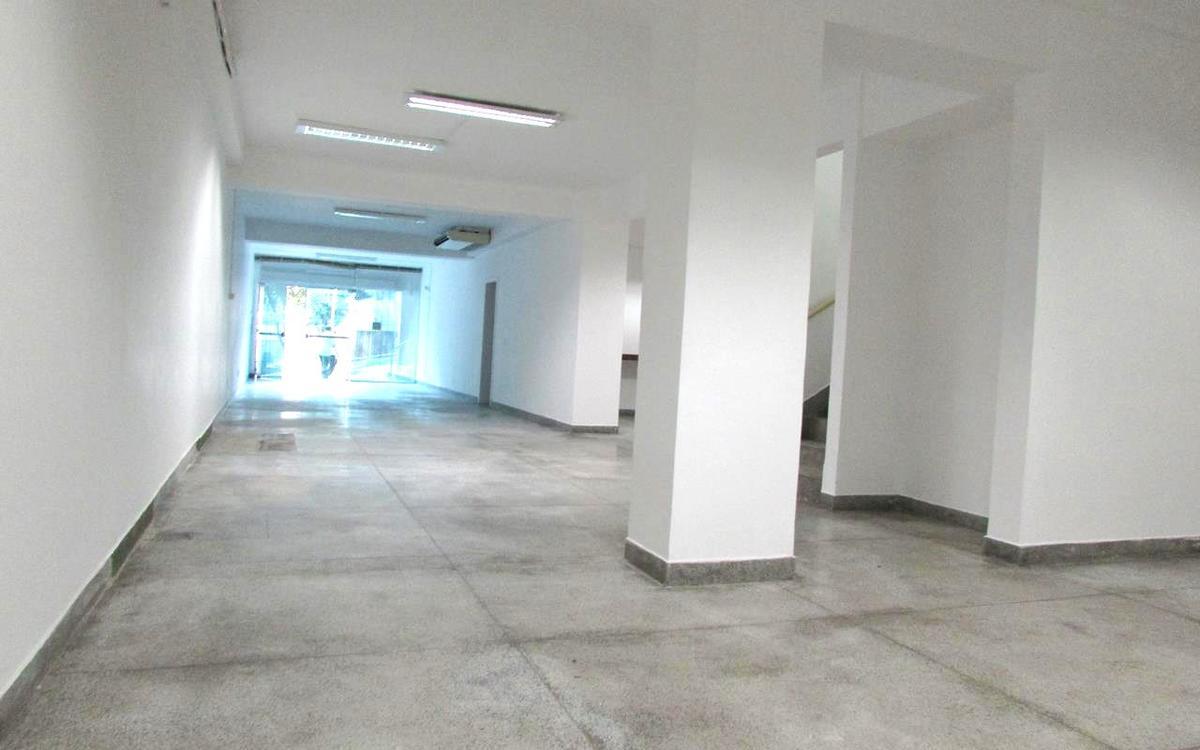Loja, Funcionários