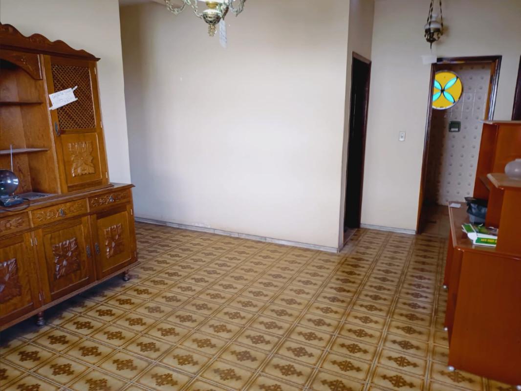 Casa, João Pinheiro, 5 Quartos, 3 Vagas, 1 Suíte