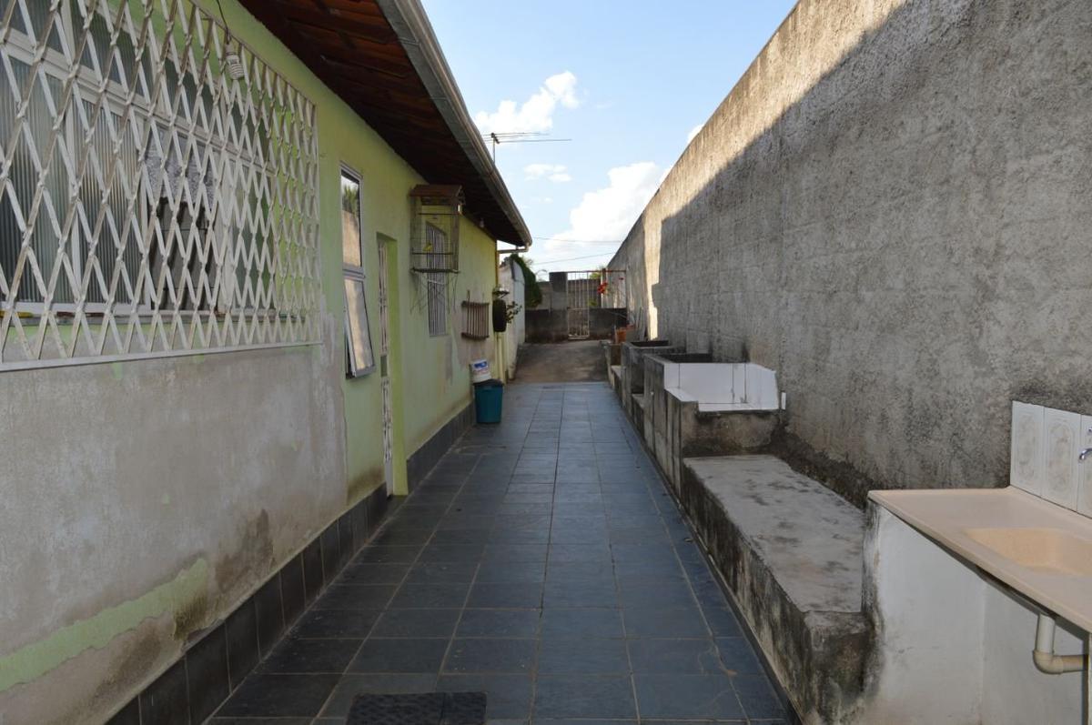 Casa, Trevo, 2 Quartos, 10 Vagas, 1 Suíte