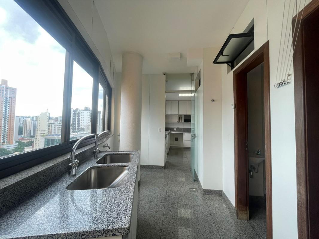 Apartamento, Funcionários, 4 Quartos, 3 Vagas, 2 Suítes