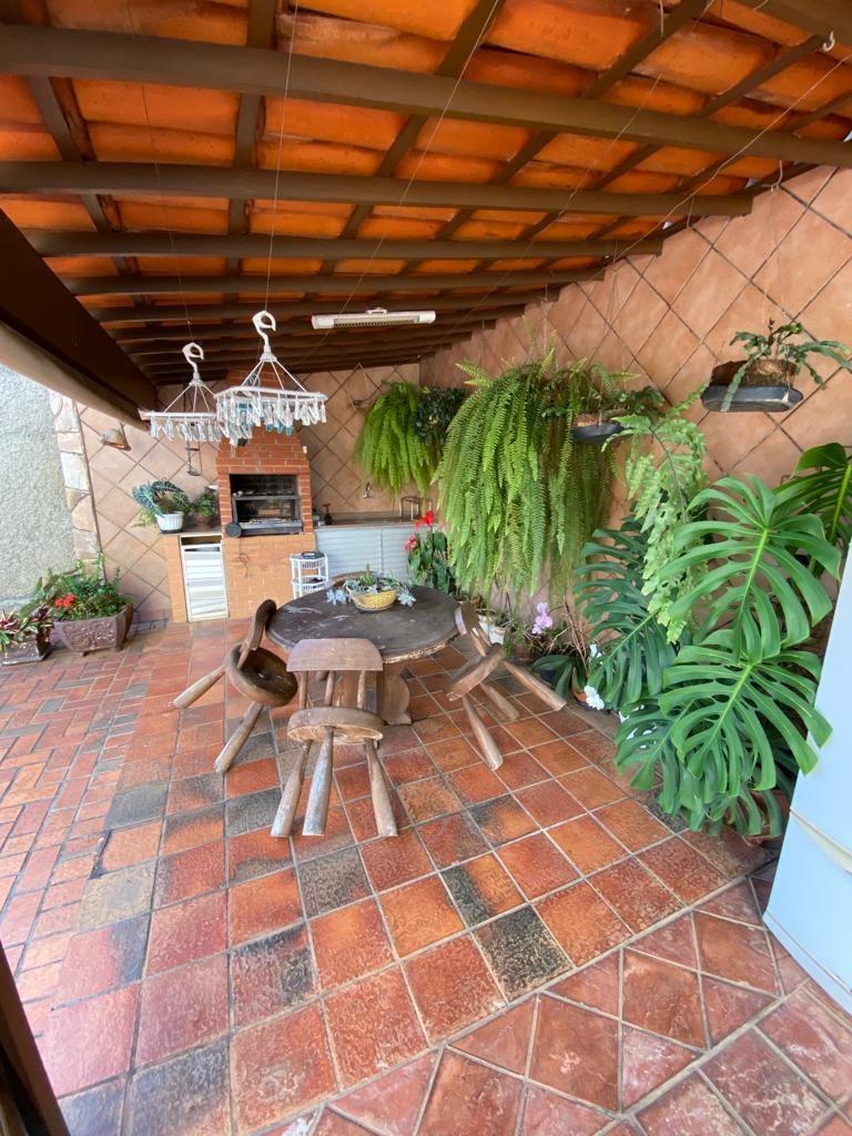 Casa, Castelo, 5 Quartos, 4 Vagas, 1 Suíte