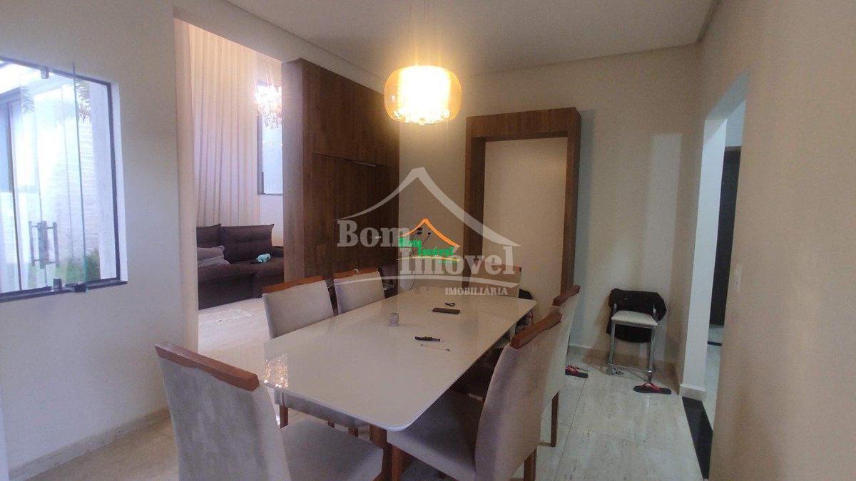 Casa, Centro, 2 Quartos, 2 Vagas, 1 Suíte