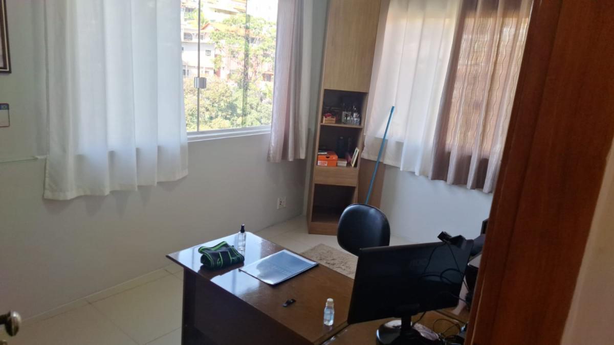 Casa, Palmeiras, 12 Quartos, 2 Vagas, 1 Suíte