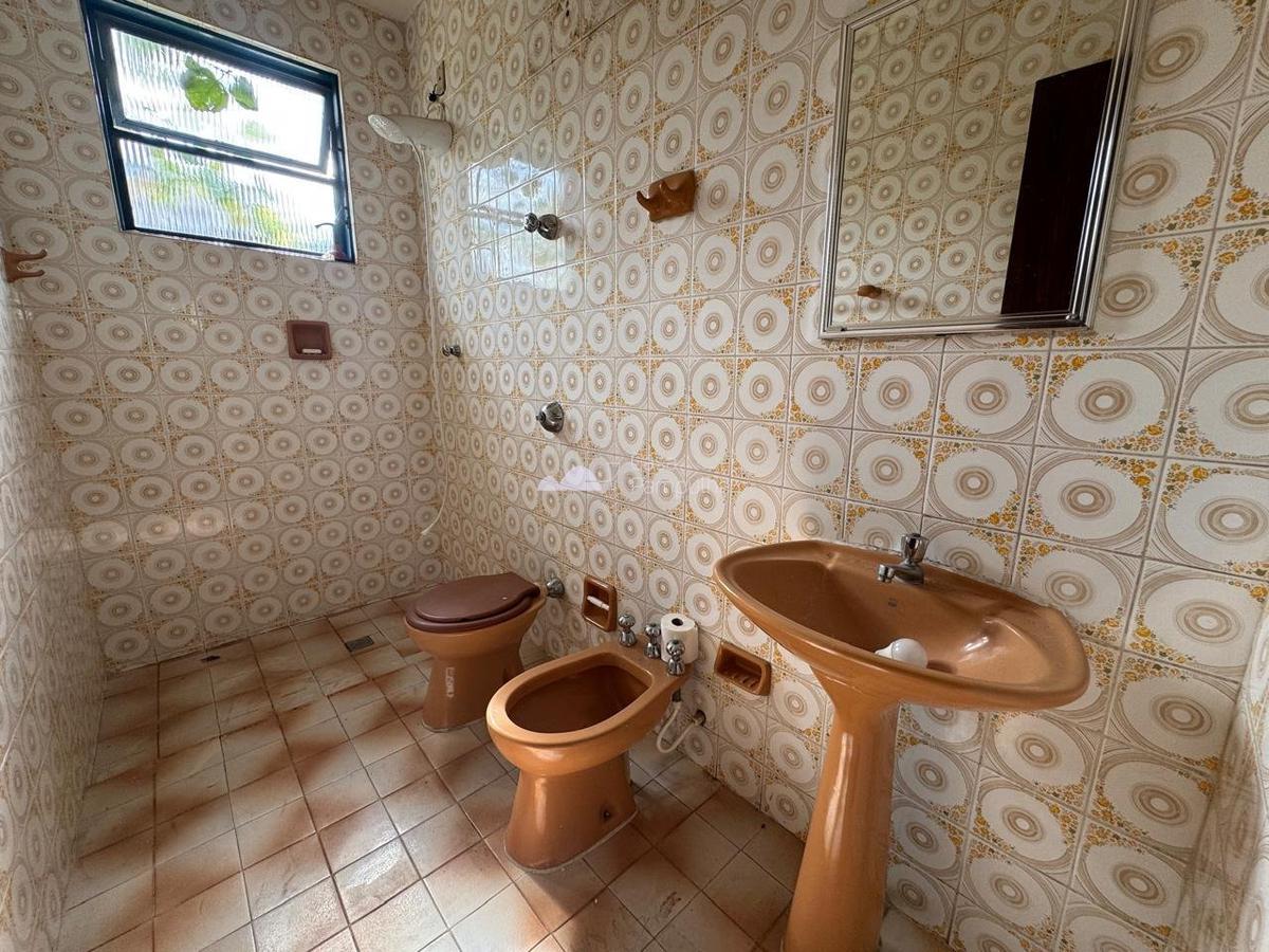 Casa, Santa Branca, 3 Quartos, 4 Vagas, 1 Suíte