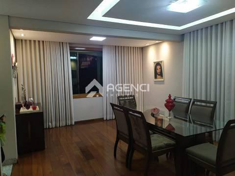 Casa, Camargos, 4 Quartos, 0 Vaga, 2 Suítes