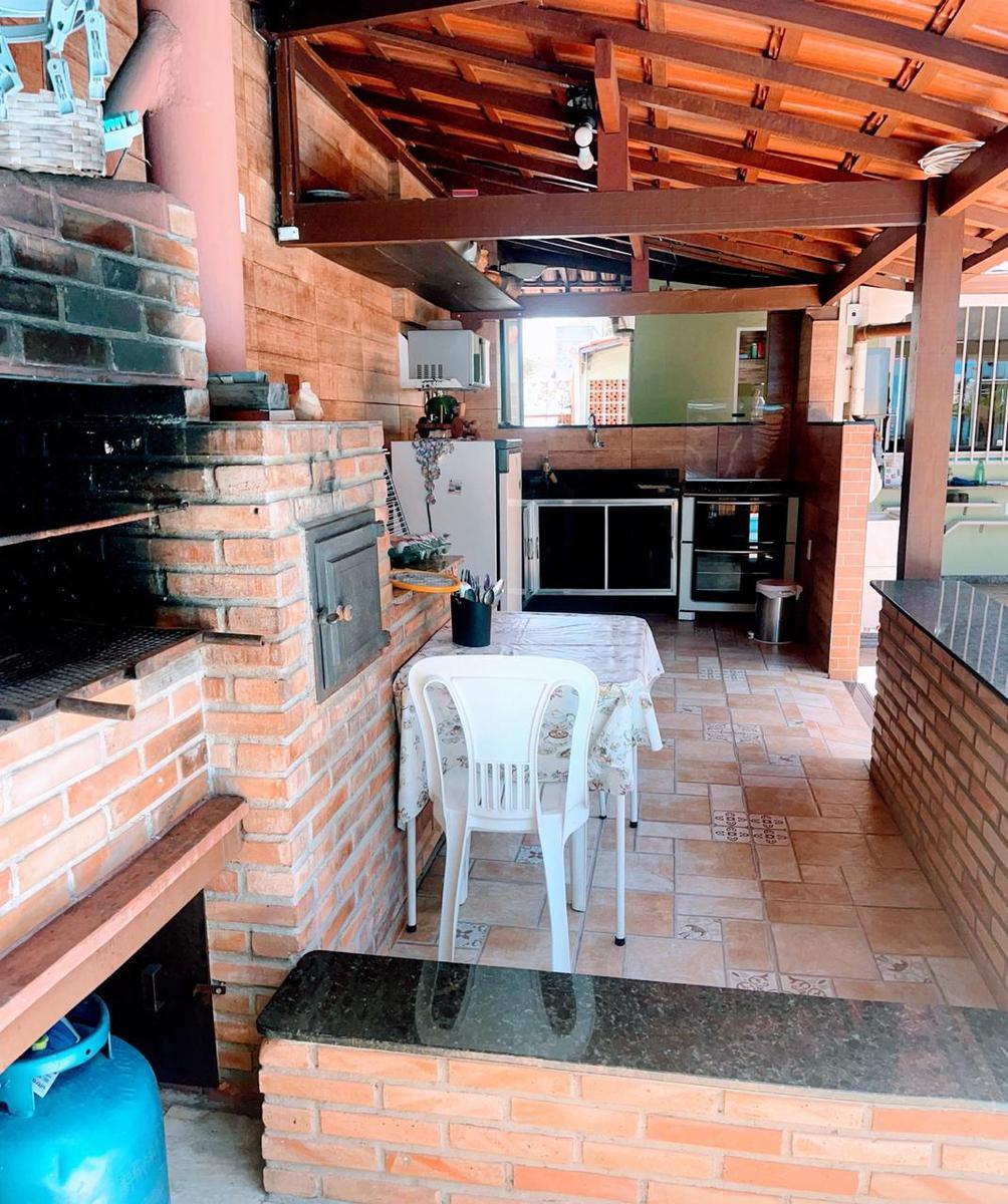 Casa, Castelo, 4 Quartos, 5 Vagas, 1 Suíte