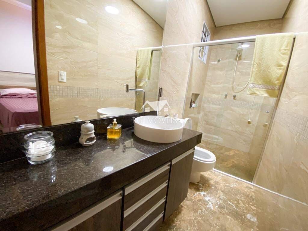 Casa, Milionários, 3 Quartos, 5 Vagas, 1 Suíte