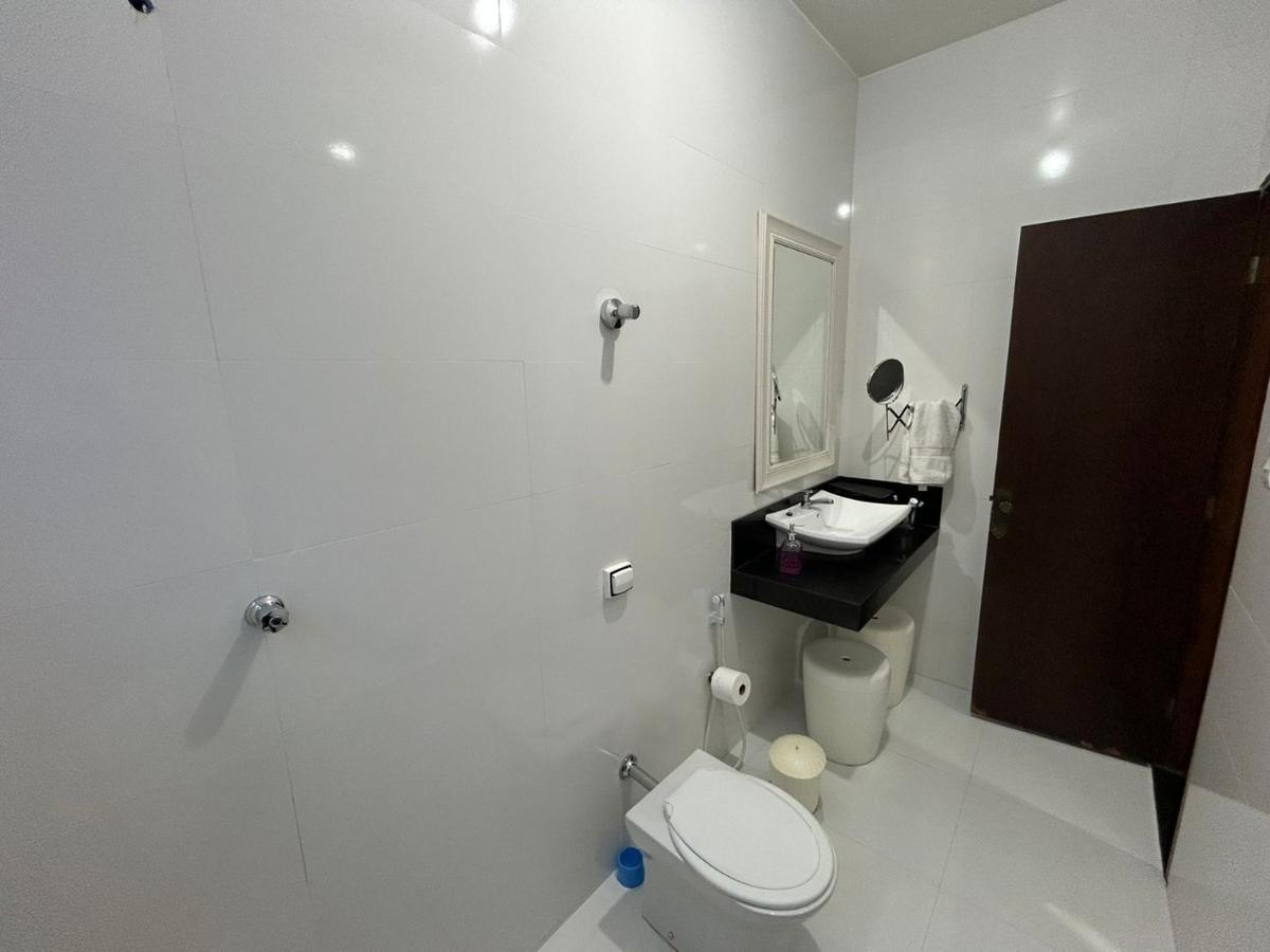 Casa, Santa Cruz Industrial, 3 Quartos, 5 Vagas, 1 Suíte