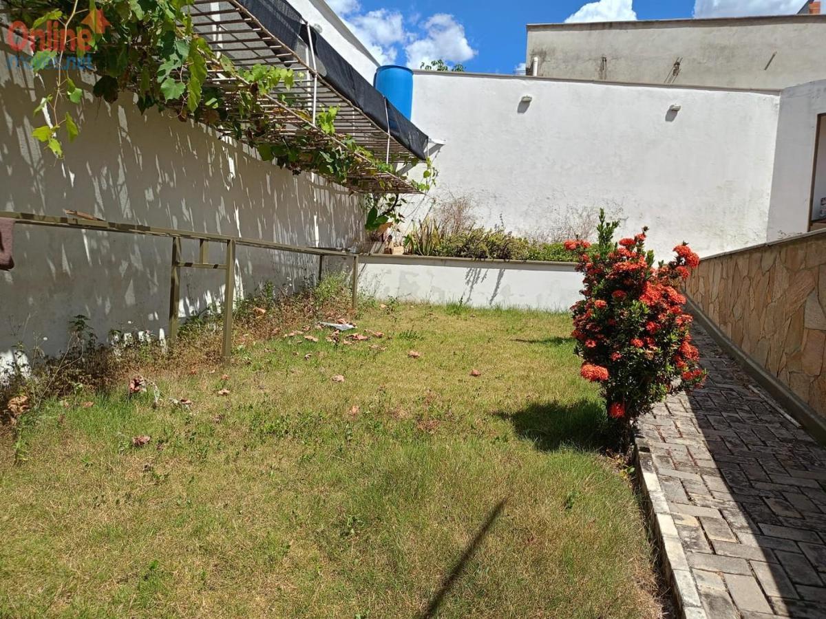 Casa, Dom Pedro I, 1 Quarto, 0 Vaga, 0 Suíte