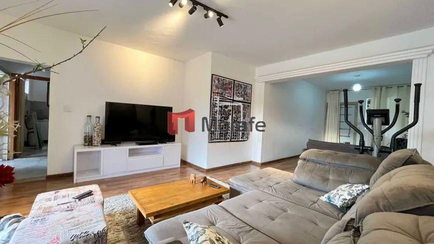 Casa, Castelo, 5 Quartos, 3 Vagas, 1 Suíte