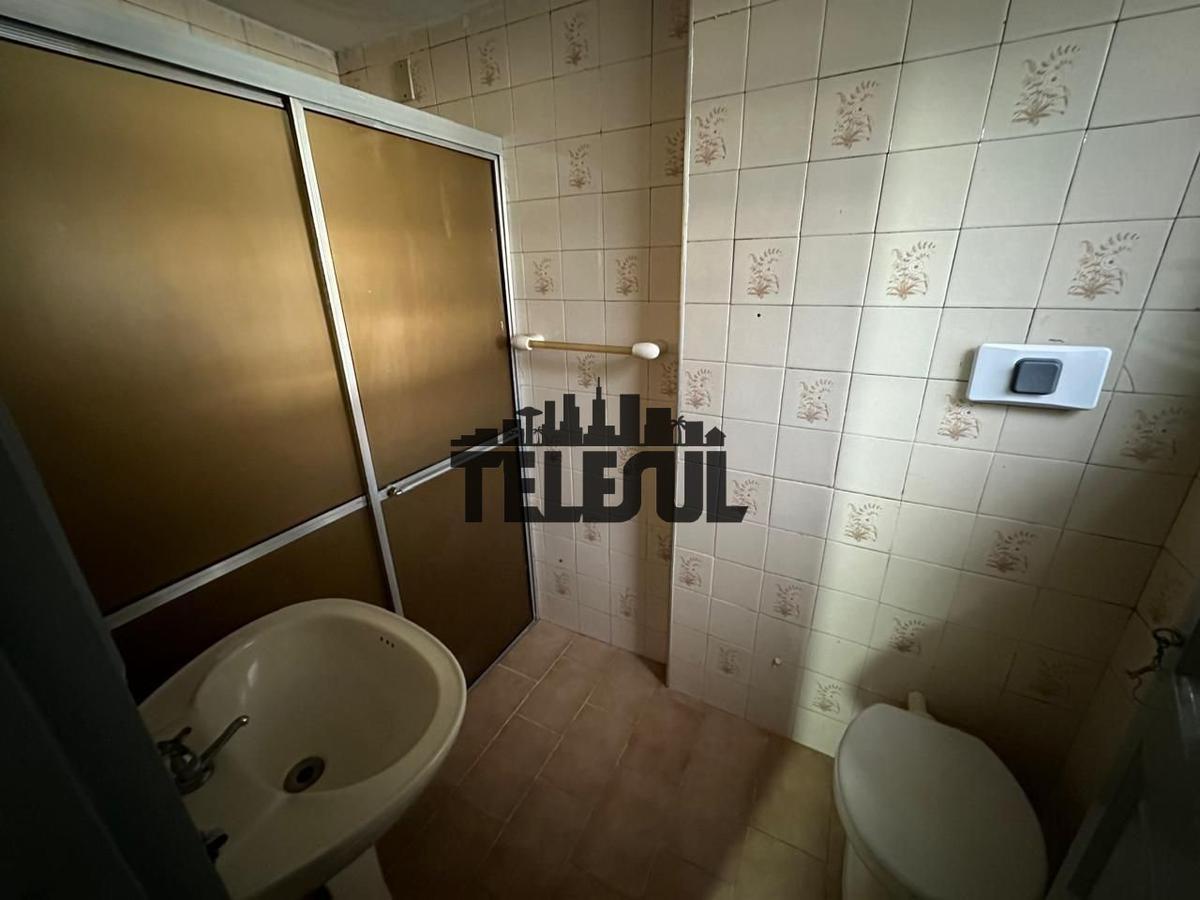 Casa, Centro, 4 Quartos, 0 Vaga