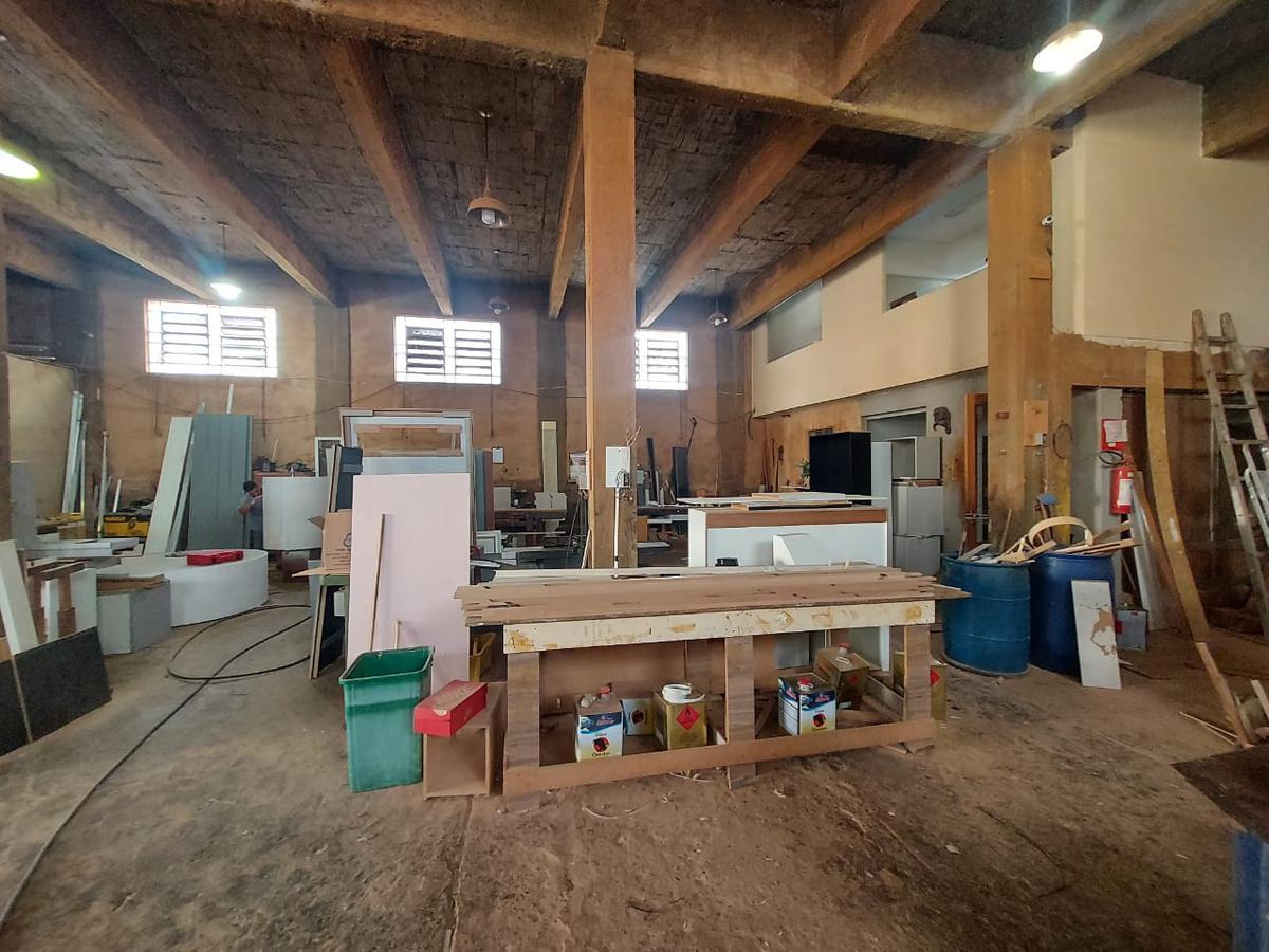 Casa, Cachoeirinha, 4 Quartos, 1 Vaga, 3 Suítes