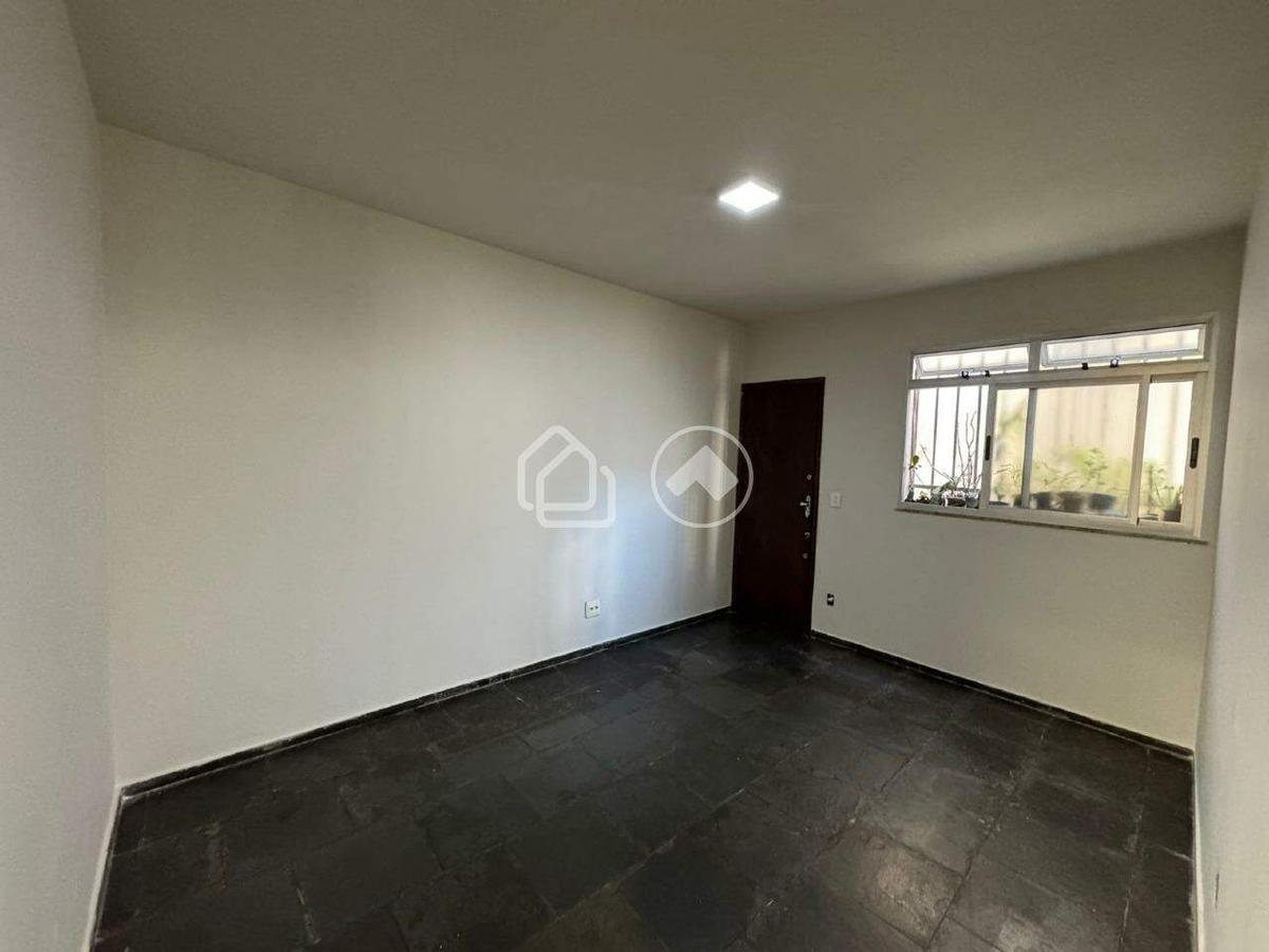 Apartamento, Estoril, 2 Quartos, 1 Vaga