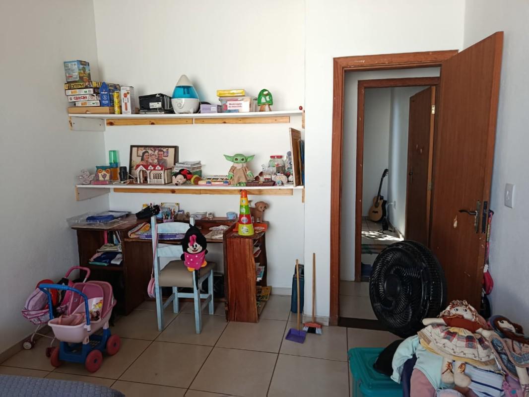 Casa, Bom Repouso, 3 Quartos, 2 Vagas, 1 Suíte