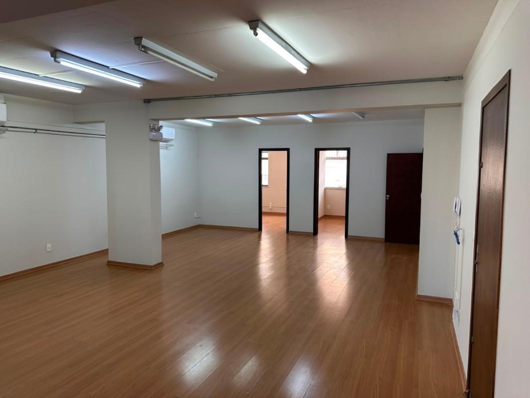 Sala, Centro, 0 Quarto, 1 Vaga