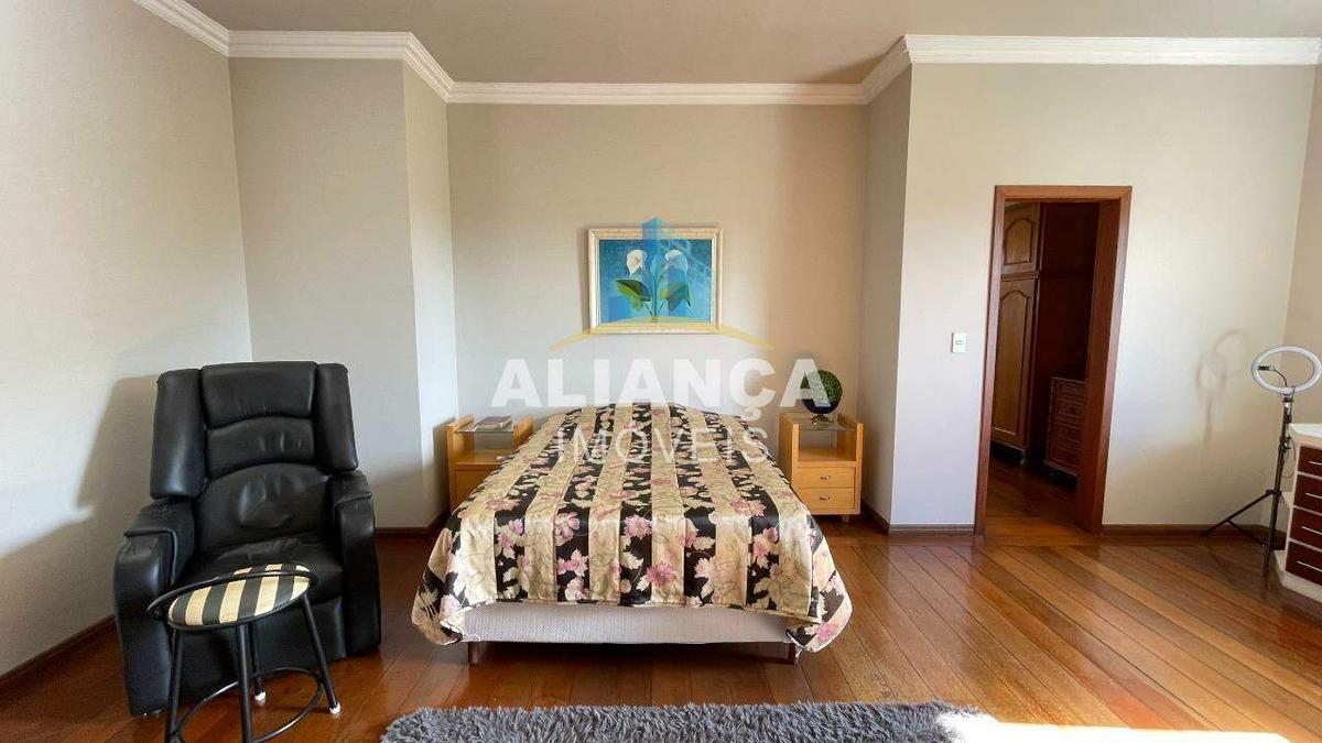 Casa, Centro, 4 Quartos, 2 Vagas, 3 Suítes