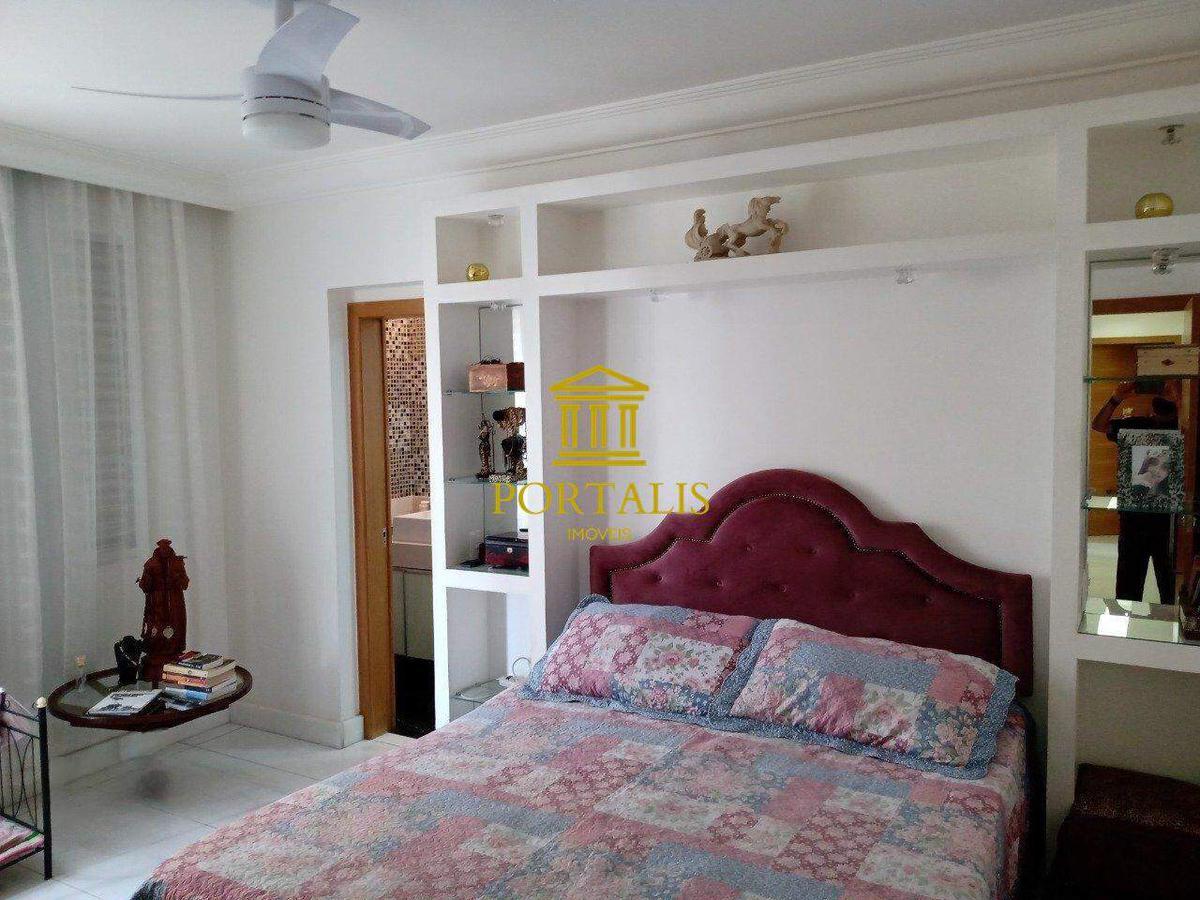 Apartamento, Funcionários, 4 Quartos, 2 Vagas, 1 Suíte