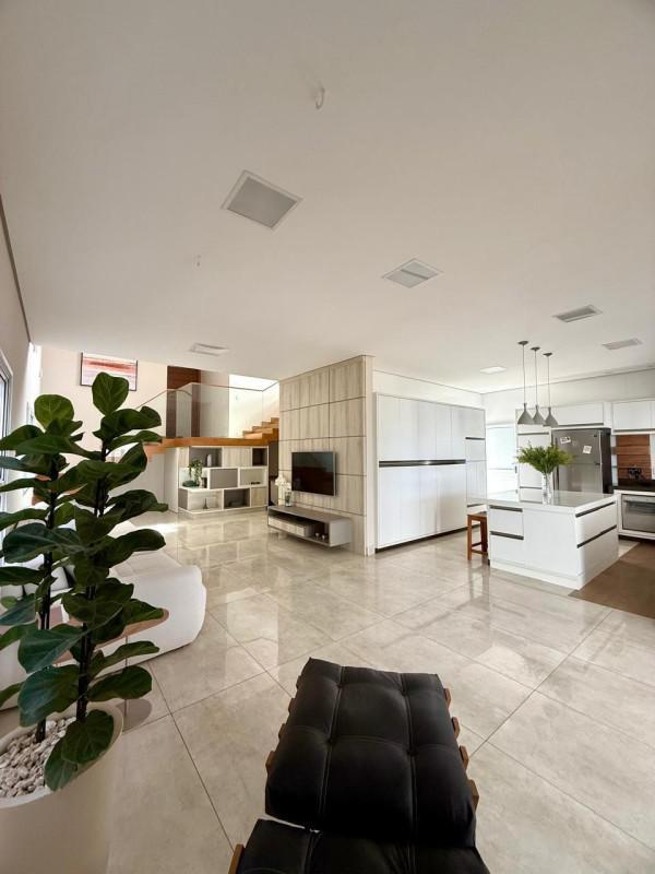 Casa, Pinheiros, 3 Quartos, 3 Vagas, 3 Suítes