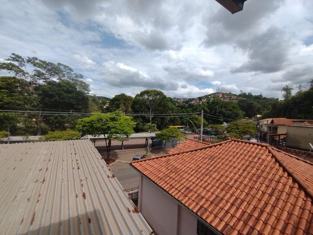 Casa, Centro, 7 Quartos, 0 Vaga