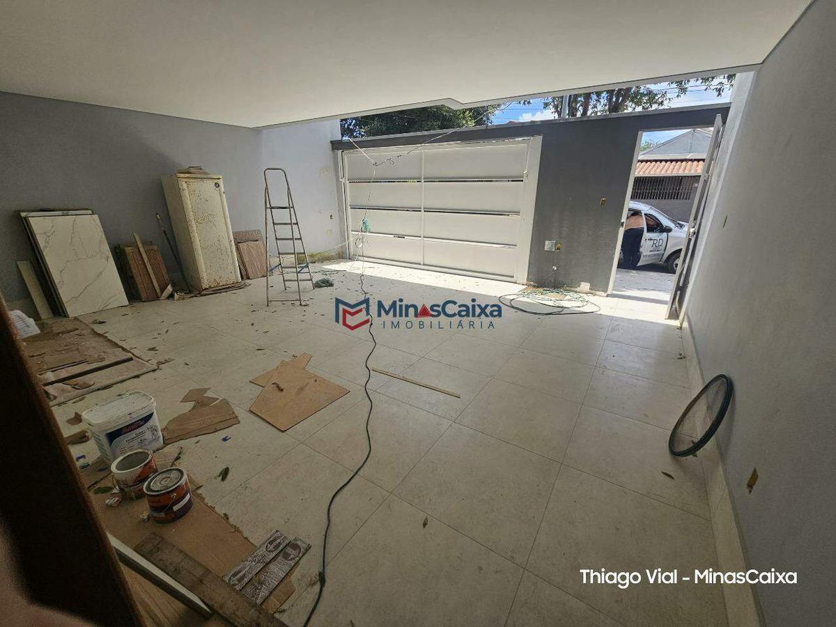 Casa, Quitandinha, 3 Quartos, 1 Vaga, 1 Suíte