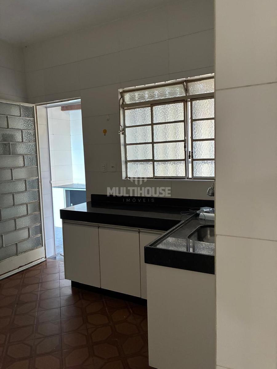 Casa, Santa Branca, 2 Quartos, 0 Vaga, 1 Suíte